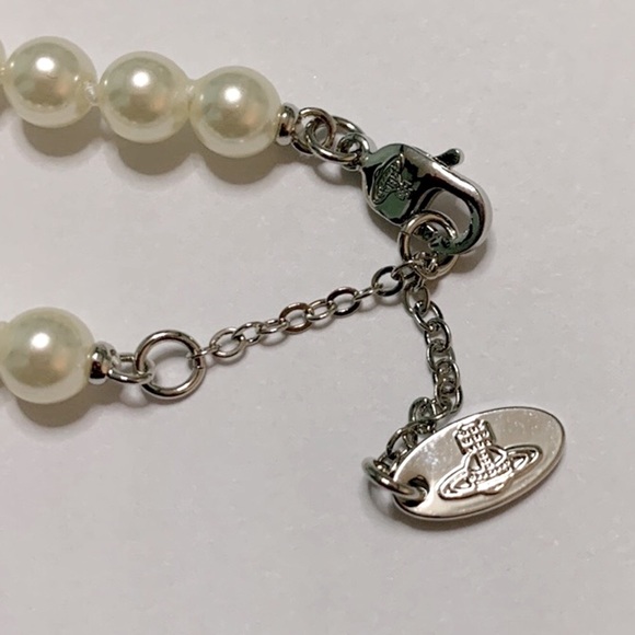 Sold out Vivienne Westwood pearl silver logo 16” necklace - Picture 6 of 11